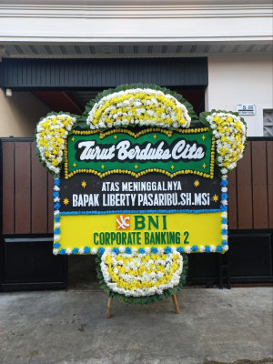 Papan Bunga Duka di Lialang
