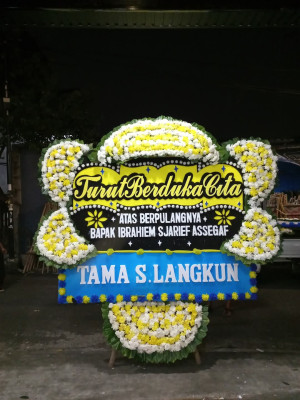 Papan Bunga Duka di Lialang
