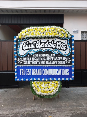 Papan Bunga Duka di Lialang
